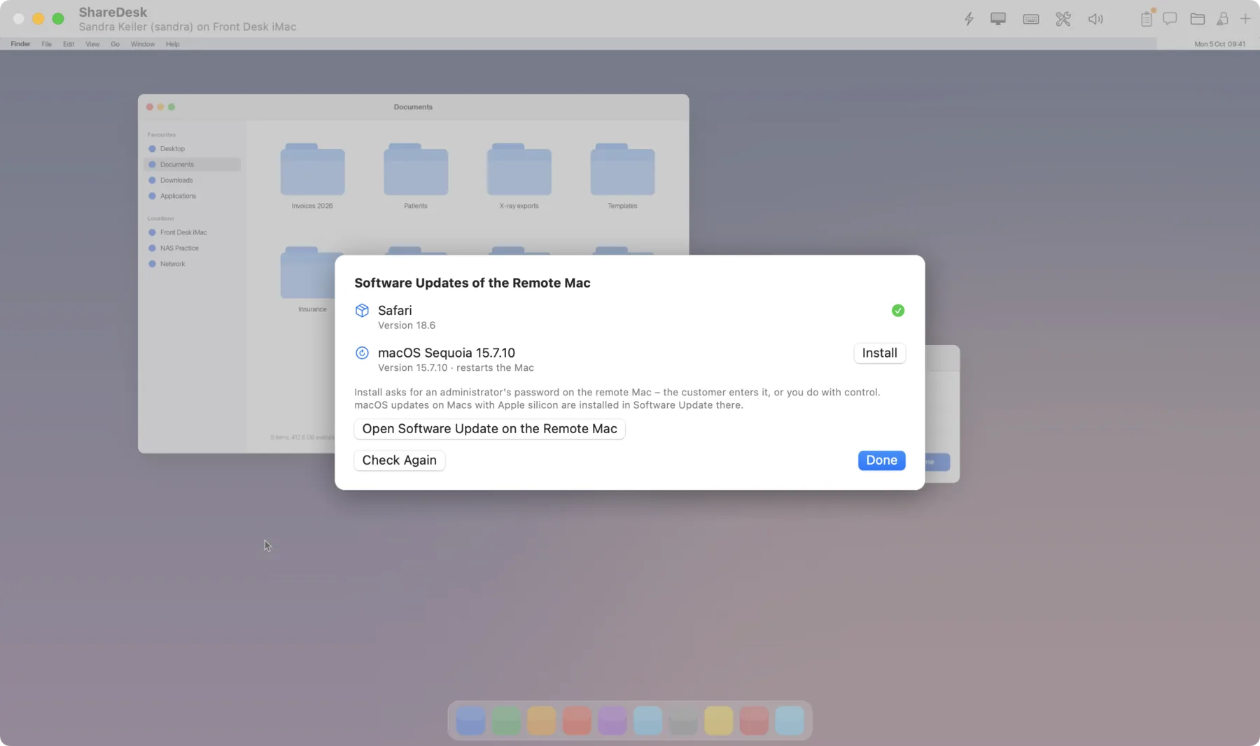 De software-updates van een externe Mac boven de sessie: één update vanaf hier geïnstalleerd, een andere klaar om te installeren.